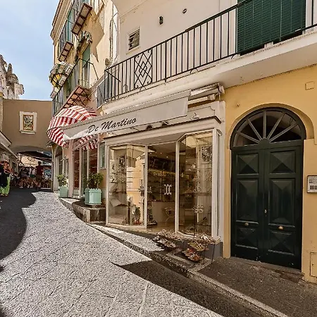A Casarella In Piazzetta Capri